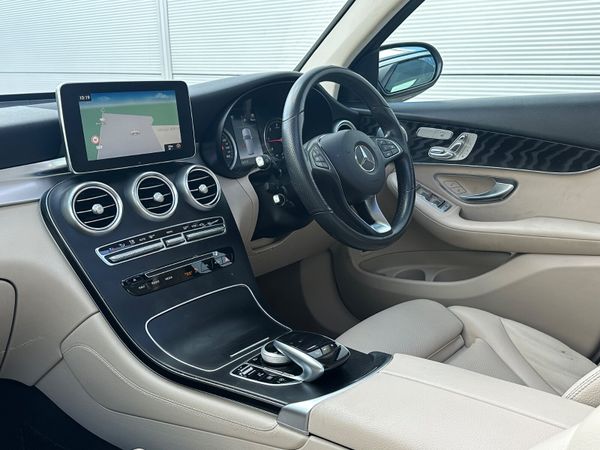 MercedesGLC220d Premium+ Sunroof 352816787