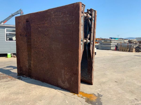 3.5mts x 2.5mts TRENCH BOX ASSEMBLY.......1005. 352810901