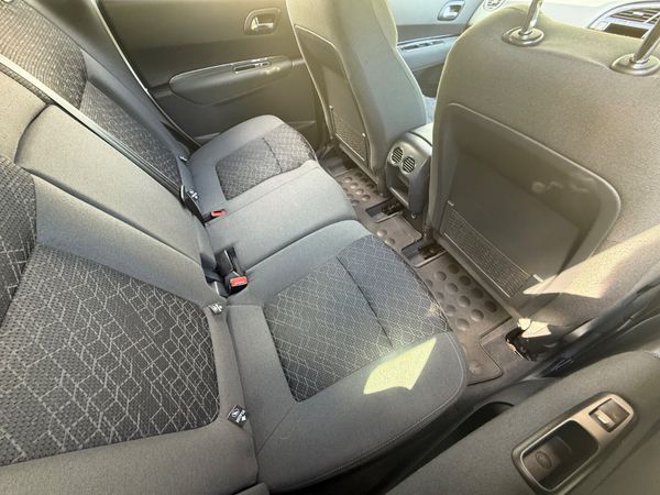 Peugeot 3008 1.6 HDI Active 352870075