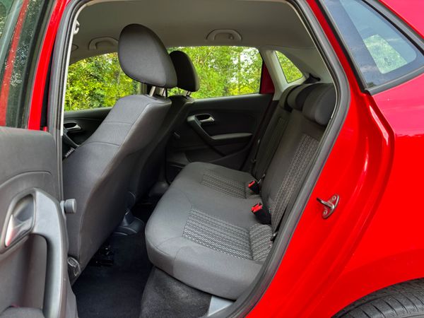161 Volkswagen Polo 1,0 litre great spec! 353095534