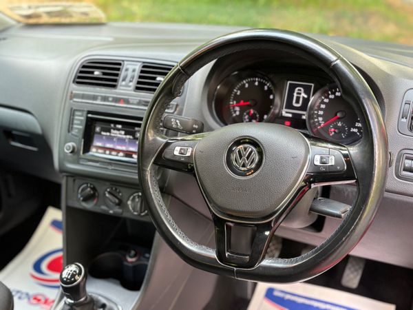 161 Volkswagen Polo 1,0 litre great spec! 353095536