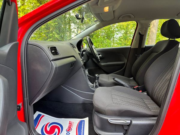 161 Volkswagen Polo 1,0 litre great spec! 353095532