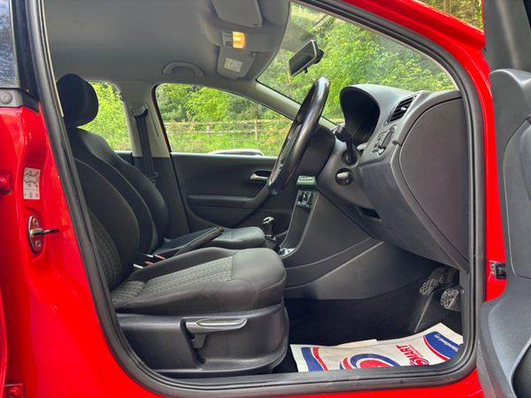 161 Volkswagen Polo 1,0 litre great spec! 353095540