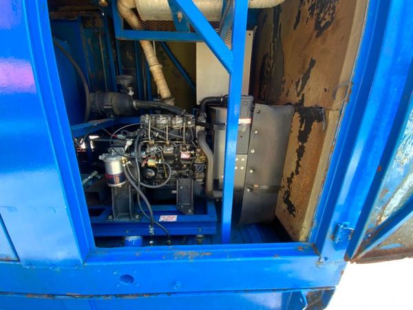 CANOPY ENCLOSED ISUZU 3cyl ENGINE & TANK....544 353097687