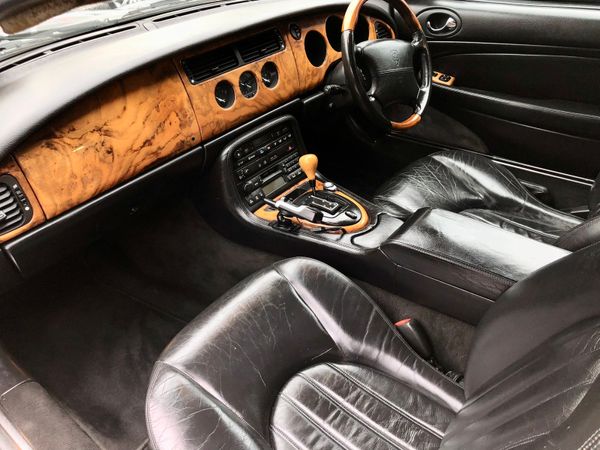 Jaguar XK8 4.0 (NEW NCT) 353107028