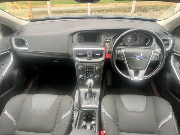 Volvo V40 2015 353125914