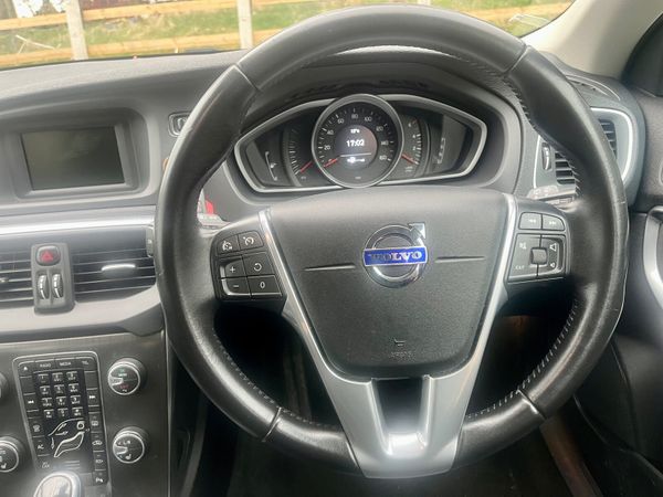 Volvo V40 2015 353125916