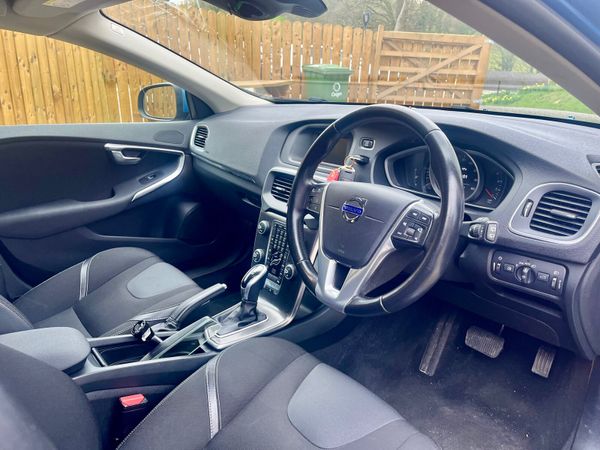 Volvo V40 2015 353125917