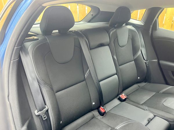 Volvo V40 2015 353125913