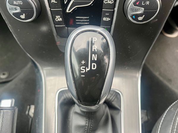Volvo V40 2015 353125922