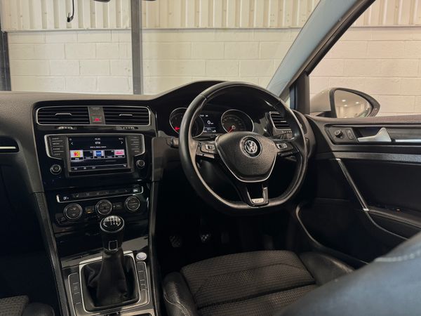 162 Volkswagen Golf 1.4TSI-R LINE-(RESERVED) 353142642