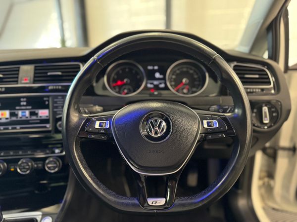 162 Volkswagen Golf 1.4TSI-R LINE-(RESERVED) 353142643