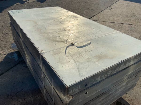 2.5mts x 1.25mts MEVA SHUTTERING PANS......6556. 353221363