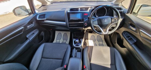 Honda Fit Hybrid 353256370