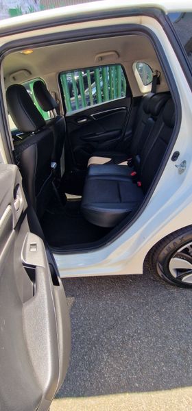 Honda Fit Hybrid 353256372