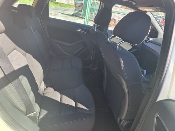Mercedes-Benz B-Class 2017 Automatic 353338993