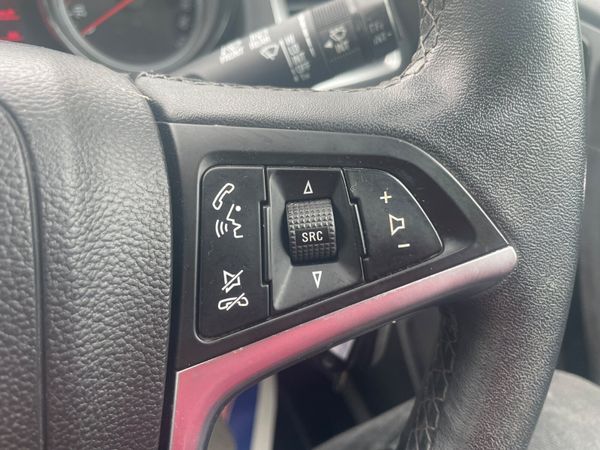 Opel Astra 2014 , low milage , new clutch 353351762