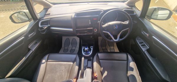Honda Fit Hybrid Automatic 353529620