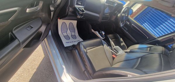 Honda Fit Hybrid Automatic 353529622