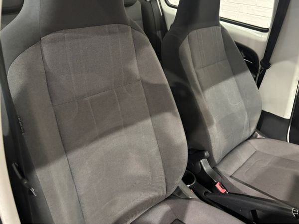 Volkswagen up! 1.0  MOVE Manual 60PS 5DR 353715945