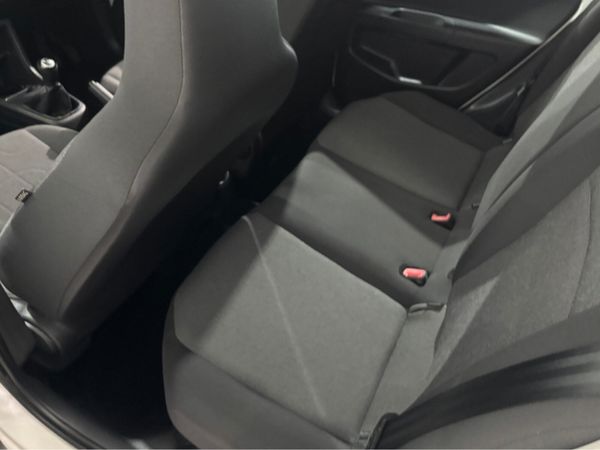 Volkswagen up! 1.0  MOVE Manual 60PS 5DR 353715940