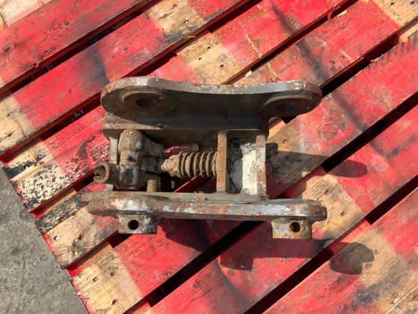 DOUBLE LOCKING MANUAL Q/HITCH..38mm PINS. 353800828