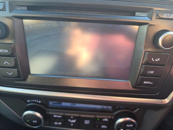Toyota Auris Hybrid Automatic 2015 353813501