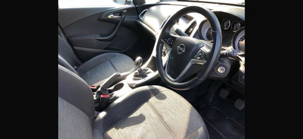 Opel Astra 2015 353838949