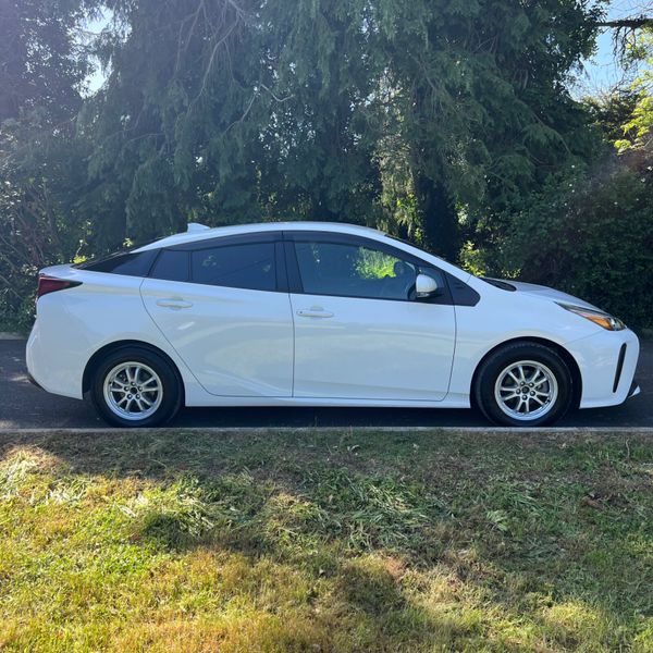 Toyota Prius 2021/ Dec Month 353867023