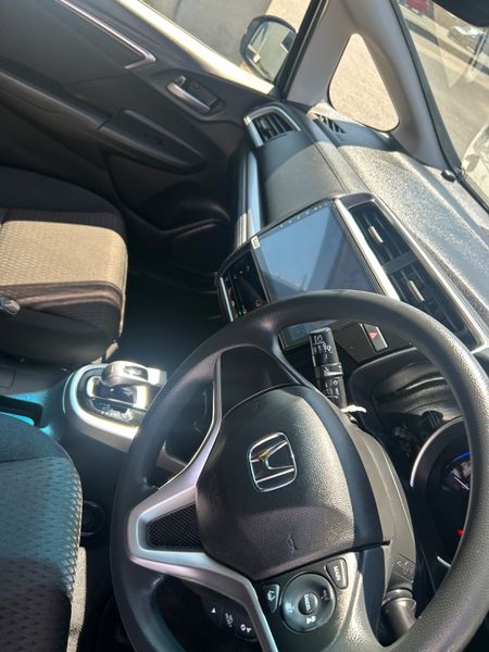 Honda fit hybrid auto 353931077