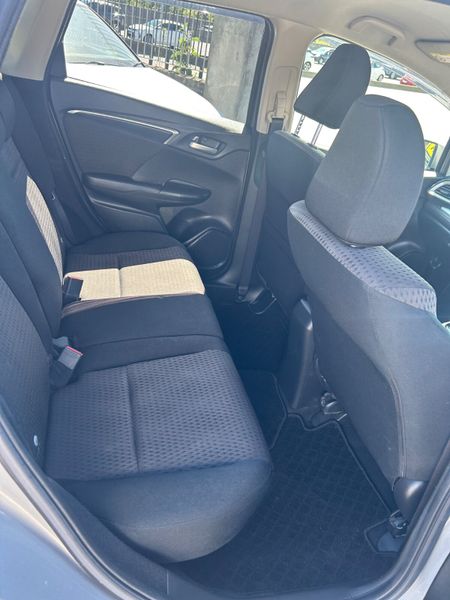 Honda fit hybrid auto 353931079