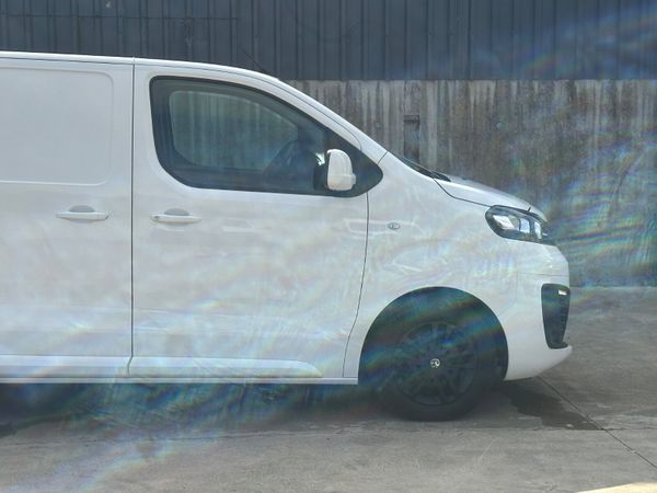 Vauxhall Vivaro 2.0 364015257