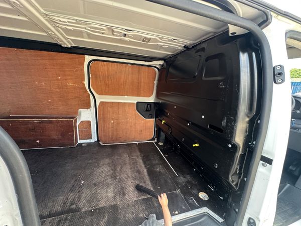 Vauxhall Vivaro 2.0 364015263