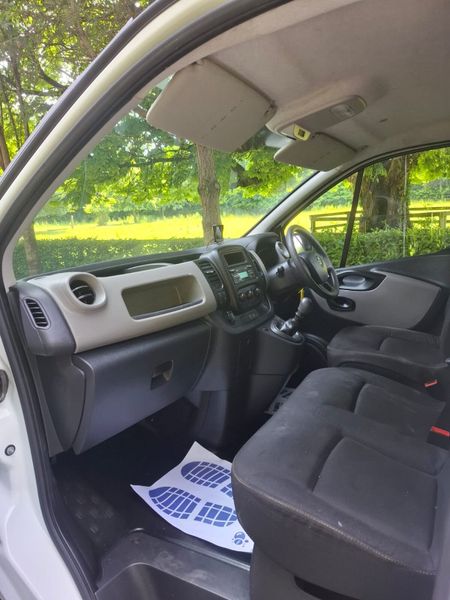 Renault Trafic 2018 DOE 8/26 364013635
