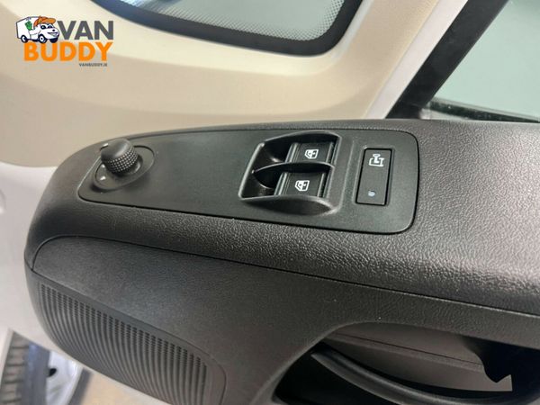 Peugeot Boxer 2.2 BlueHDi 335 Professional Premium 364053653