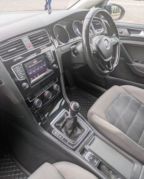 Volkswagen Golf  Edition-R ,2.0L TDI 5DR 150HP 364067369