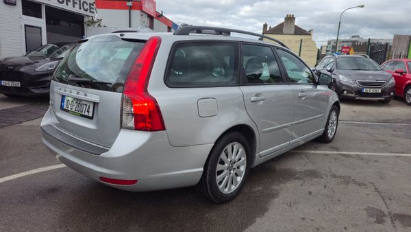 Volvo V50 2010 AA APPROVED 364147497