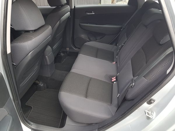 HYUNDAI I30 ... VERY LOW KMS.. NCT TODAY 364182357
