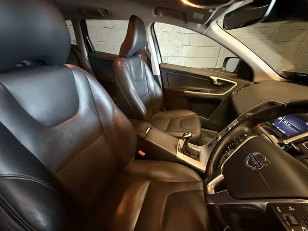Volvo XC60 2Ltr D4 SE-Nav 364209037