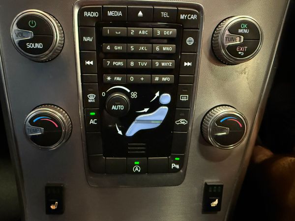 Volvo XC60 2Ltr D4 SE-Nav 364209045