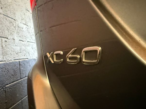 Volvo XC60 2Ltr D4 SE-Nav 364209056