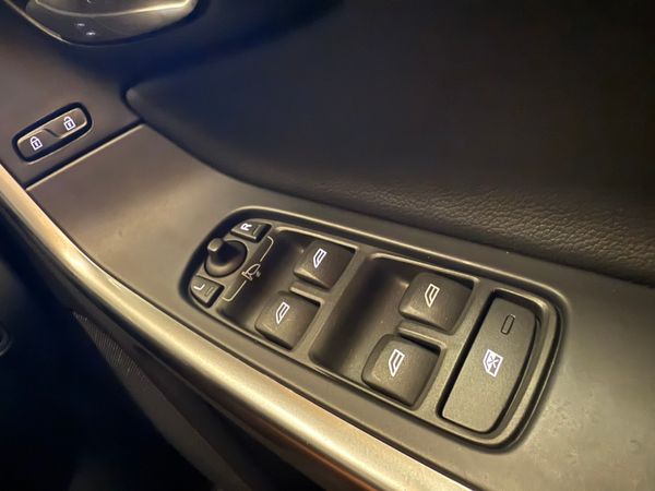 Volvo XC60 2Ltr D4 SE-Nav 364209053