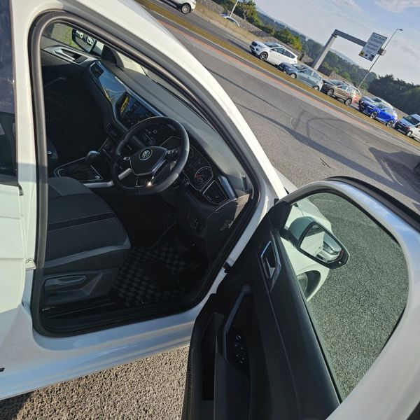 VW POLO 364200057