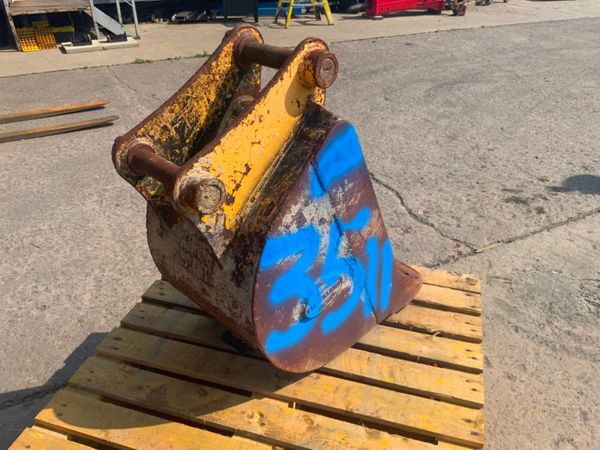 18" STRICKLAND  BUCKET........45mm PINS.........3 364224500