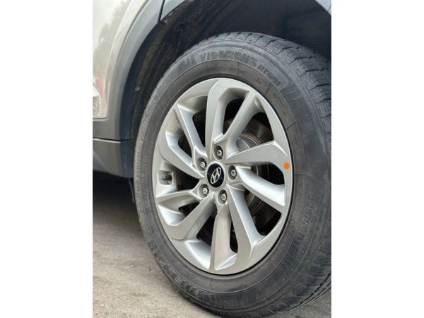 Hyundai Tucson Hyundai Tuscon EXECUTIVE 1.7 5DR 364242222