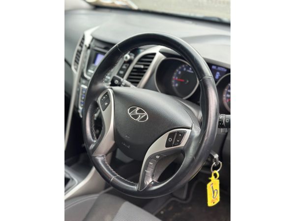 Hyundai i30 I 30 1.4 PETROL CLASSIC 5DR 364242353