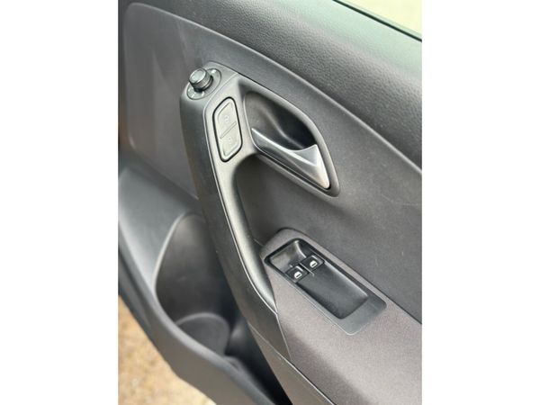 Volkswagen Polo FUN 1.0 60HP MANUAL 5SPEED 5DR 364242507
