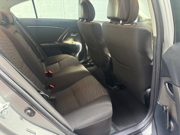 Toyota Avensis 2011 364251257