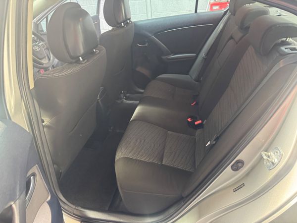 Toyota Avensis 2011 364251260