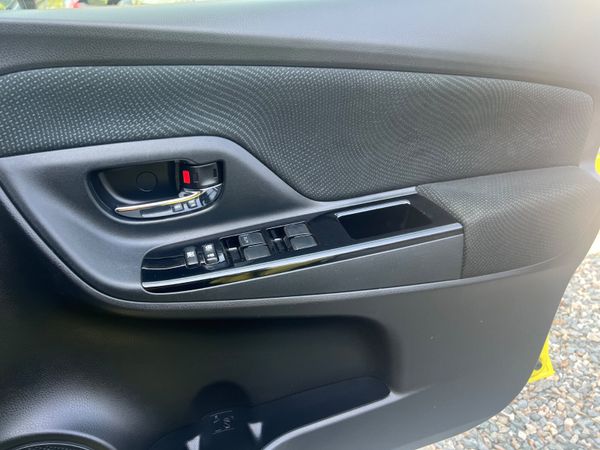 Toyota vitz 2017** hybird low Milage -** 364252585